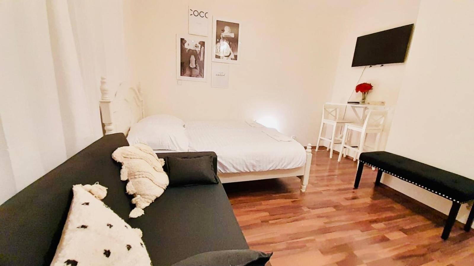 Cozy Homestay At Andel Praga Zewnętrze zdjęcie